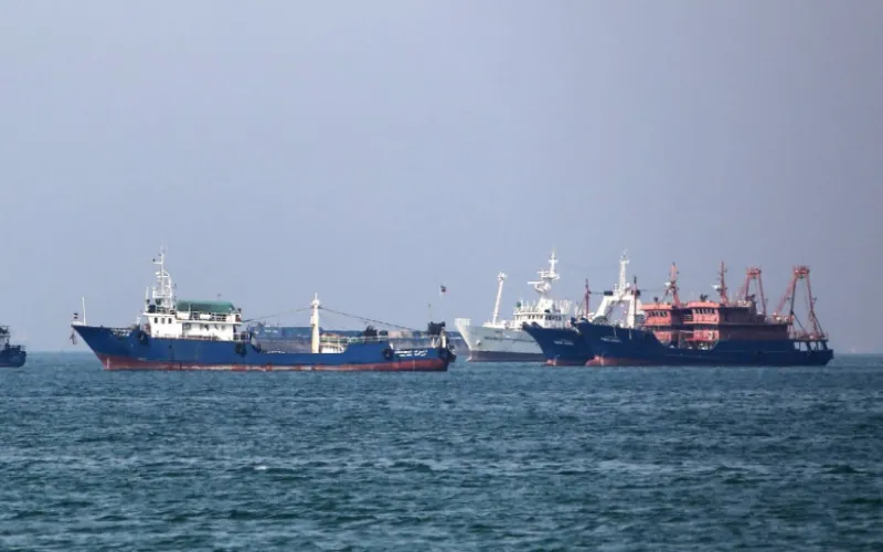 যুক্তরাষ্ট্র-ইরান শান্তি চুক্তি ঘোষণা ট্রাম্পের, খুলছে হরমুজ প্রণালি